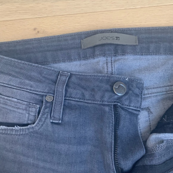 Joe’s Jeans Skinny Ankle in Grey - Picture 4 of 5